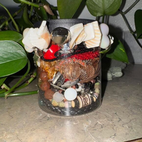 Beaded & Beachy Jewelry Jar | Bracelets,‎ Cuffs, Shells & More | One Size - Picture 3 of 4
